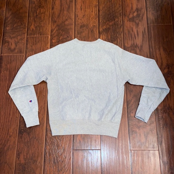 Light grey Champion crewneck, size XS - Picture 2 of 3